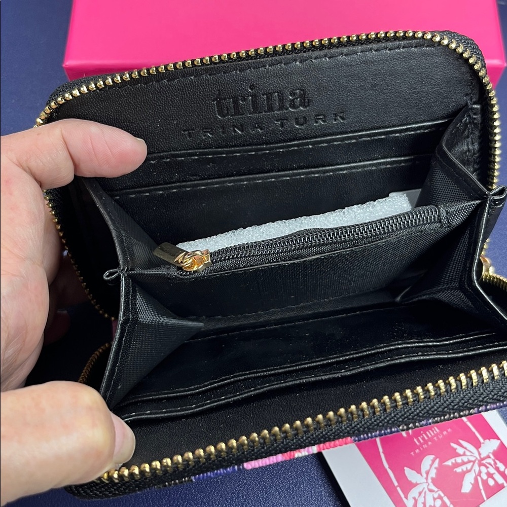TRINA TURK "All Over Narcissus" zip-around vegan leather wallet NWT/NIB - Picture 5 of 8